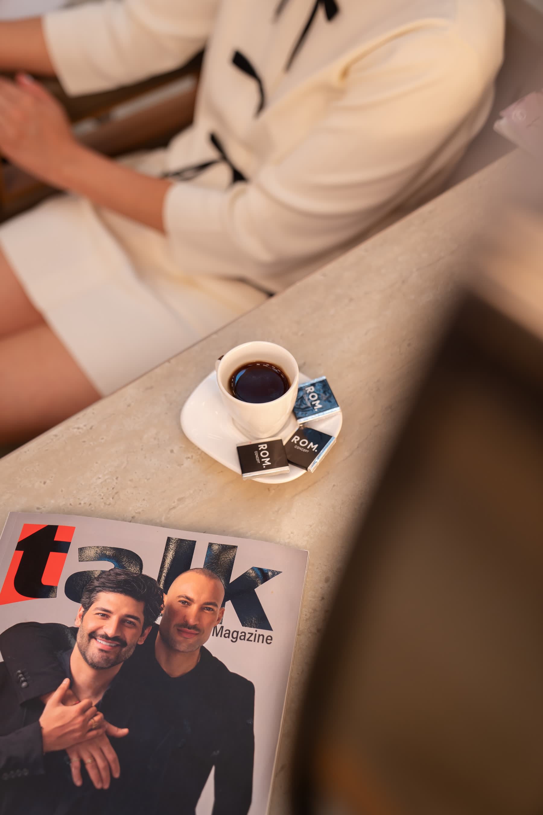 Café ROM Concept e a capa da Talk Magazine com os sócios